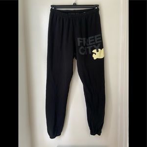 NEW FreeCity black medium sweatpants